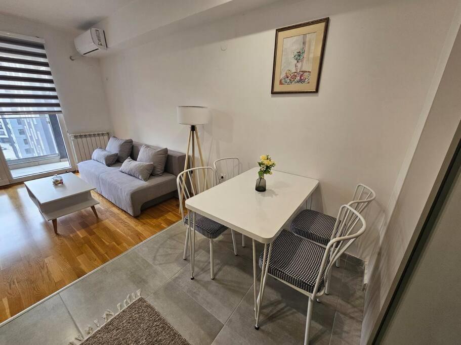 Milo Apartment Üsküp Dış mekan fotoğraf